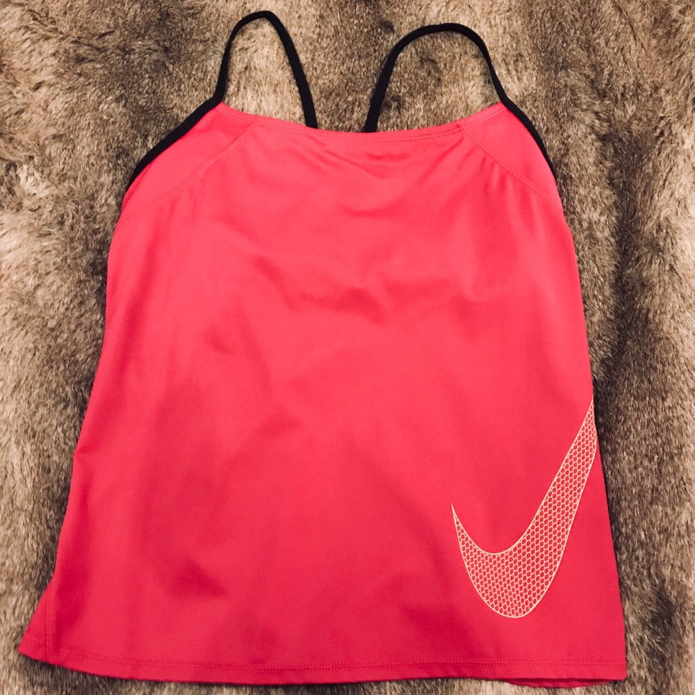 NIKE Workout Top